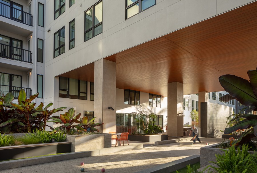 Vasara | Menlo Park entrance